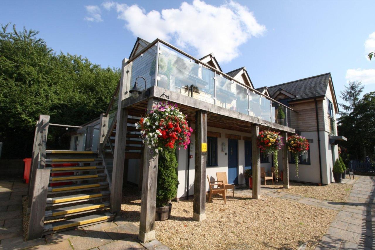 The Sun Inn 스윈던 외부 사진